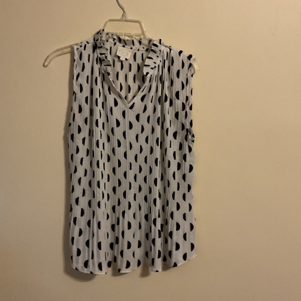 Violet & Claire Black and White Patterned Blouse